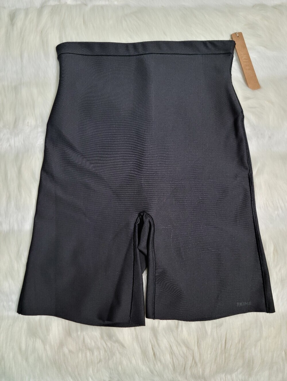 SKIMS Body Core Sculpt Zoned Mid Rise Shorts Black Onyx Women Medium NEW